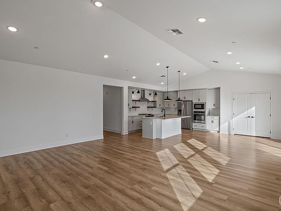 5th image of 1360 Bodega Dr