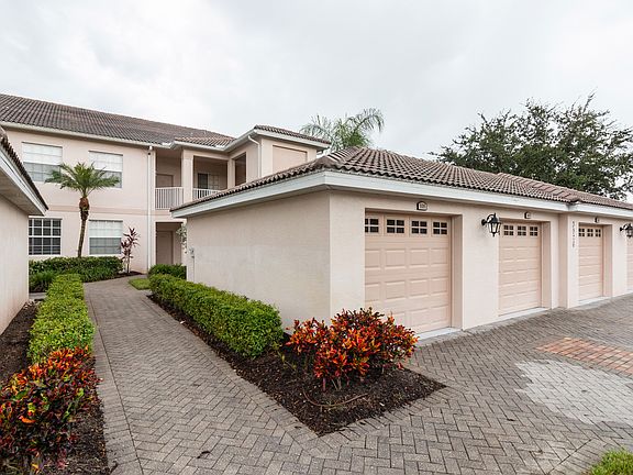 3rd image of 3976 Bishopwood Ct E Unit 105