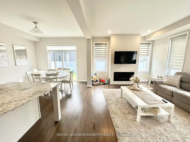 1042 Parabolica Way — Photo 9