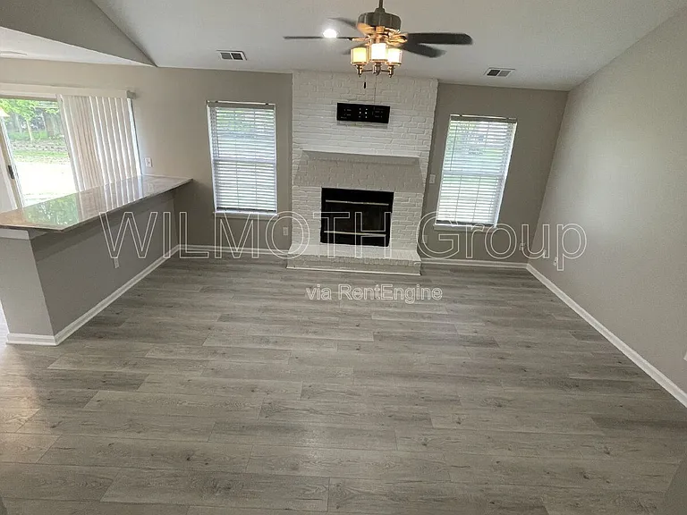 11212 Boston Way — Photo 4