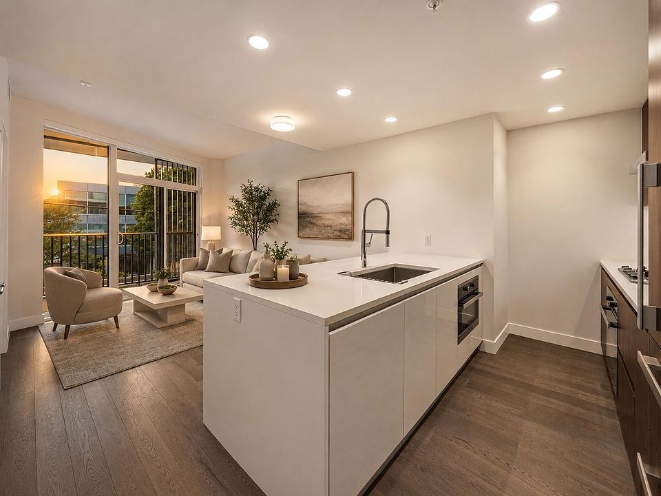 1st image of 2888 Arbutus St #206