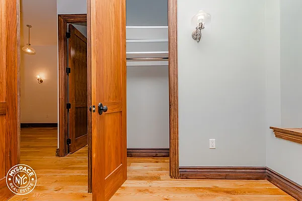 Rented by MySpaceNYC | media 34