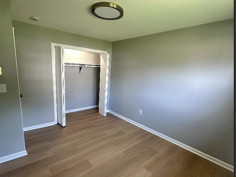 8 Vernon St — Photo 5