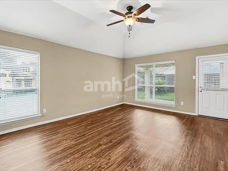 2918 Meridian Bay Ln — Photo 8
