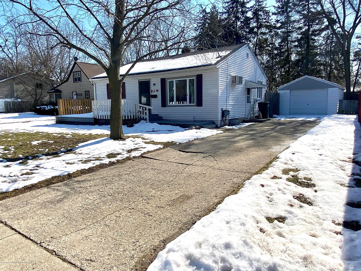 111 W Potter Ave photo 1