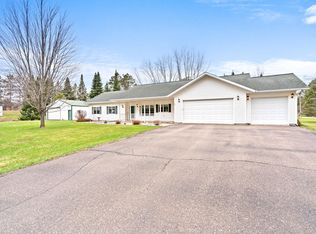 98 Mortenson Dr, Hinckley, MN 55037
