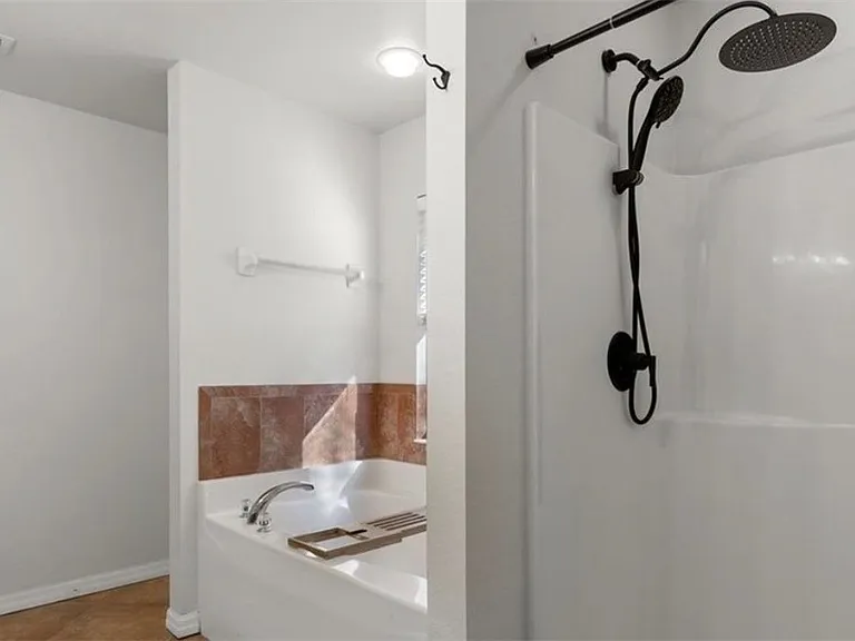 321 Shadow Lakes Dr — Photo 5