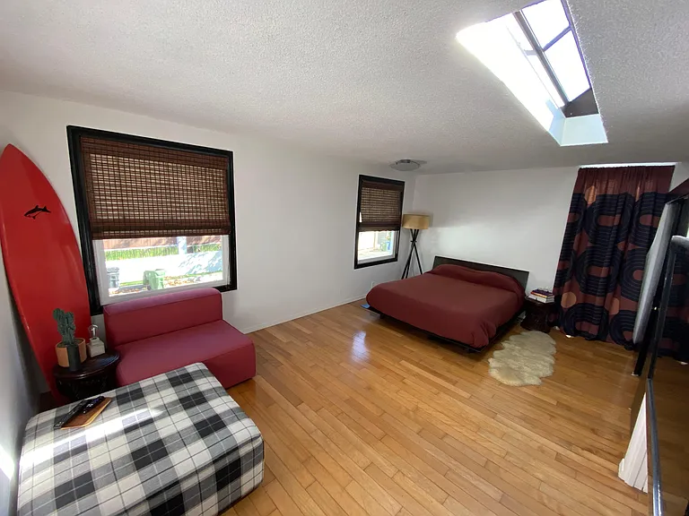 921 N Beverly Glen Blvd — Photo 1