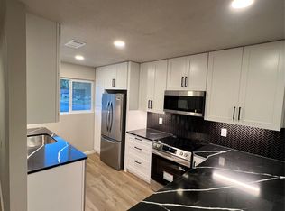 202 Dahlberg Blvd #10, Taylor, TX 76574