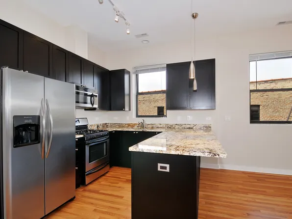 2147-2151 West Evergreen Ave