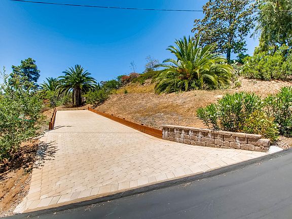 3rd image of 1638 Alta Vista Dr