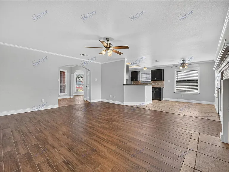 333 Stately Oak Ln — Photo 6