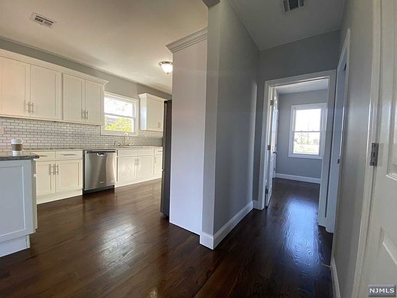 5th image of 552 5th Ave Floor 2