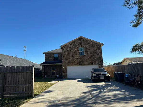 2633 Front St, Fresno, TX 77545