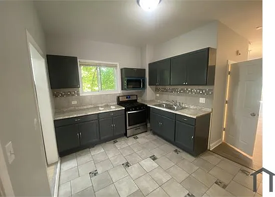 1110 E 93rd St #1 — Photo 12