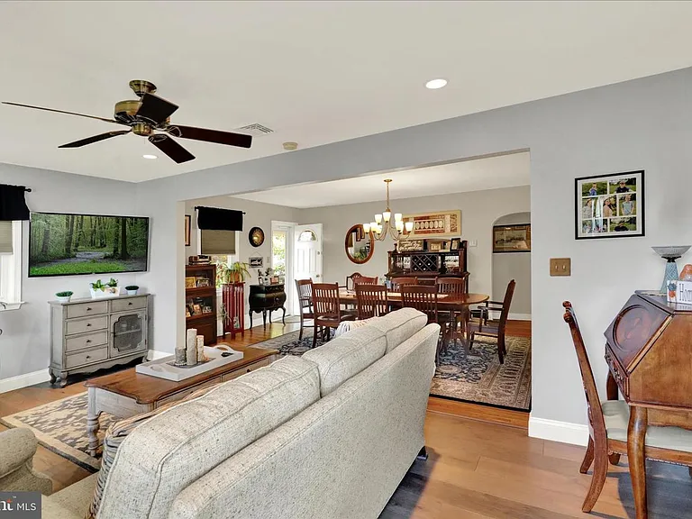 41 W College Ave — Photo 9