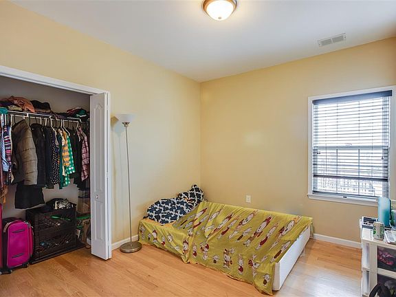 4th image of 39 Wright Ave #2