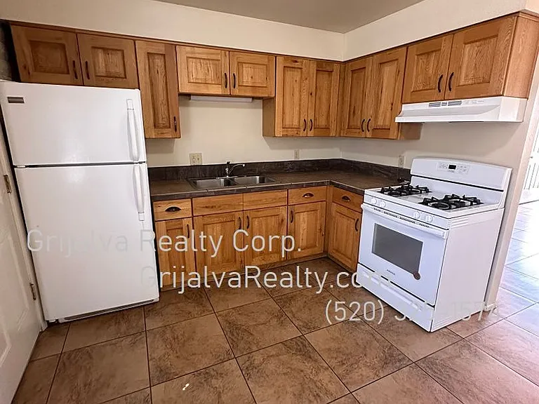3256 Blacklidge Maintenance — Photo 4