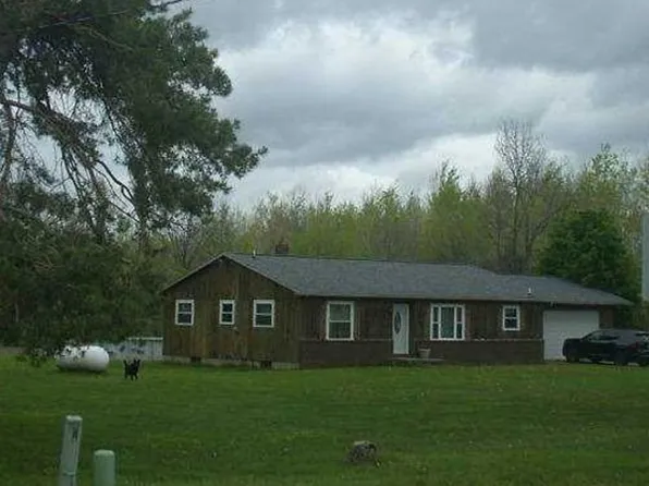 9282 Ray Rd, Gaines, MI 48436