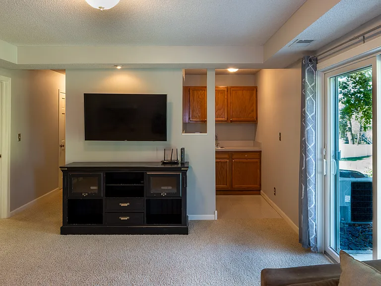 2388 Windsor Ln — Photo 16