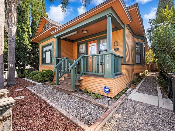 2nd image of 748 Daisy Ave