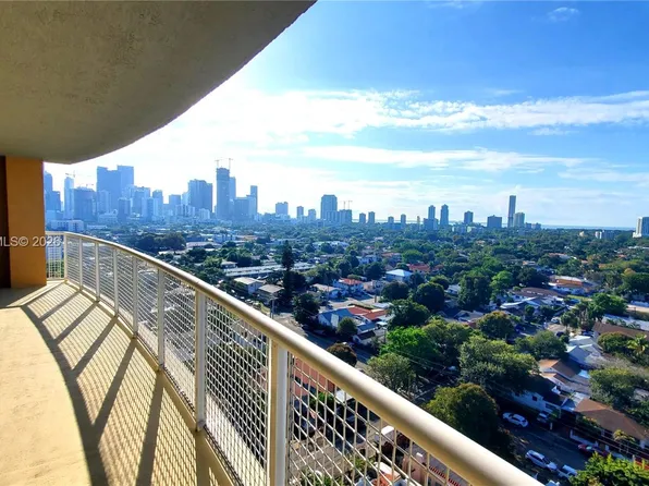 900 SW 8th St APT 1501, Miami, FL 33130