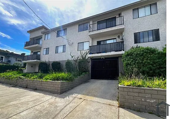 2315 S Grand Ave #11