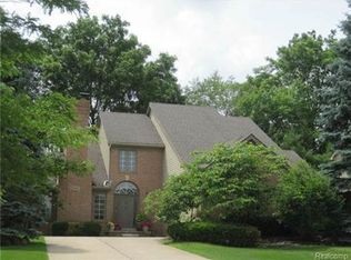5547 Adderstone Dr, Clarkston, MI 48346