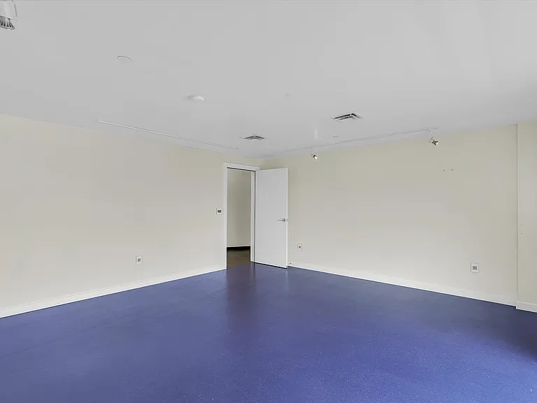 301 N Neil St #808-809 — Photo 27