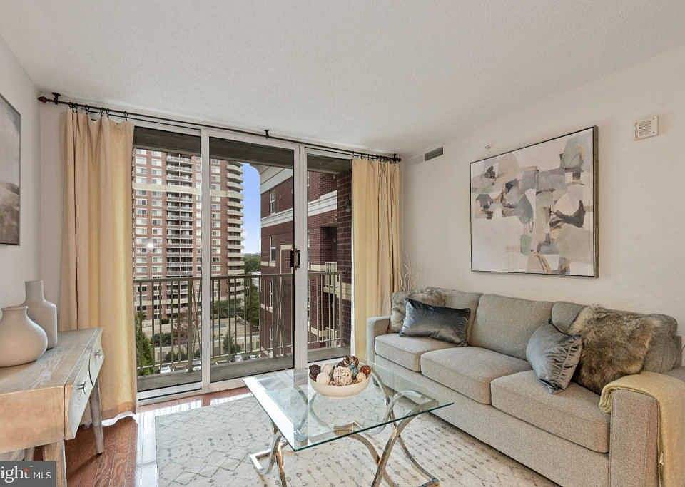 1st image of 880 N Pollard St APT 921