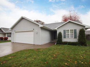 2730 Clover St, Oshkosh, WI 54901