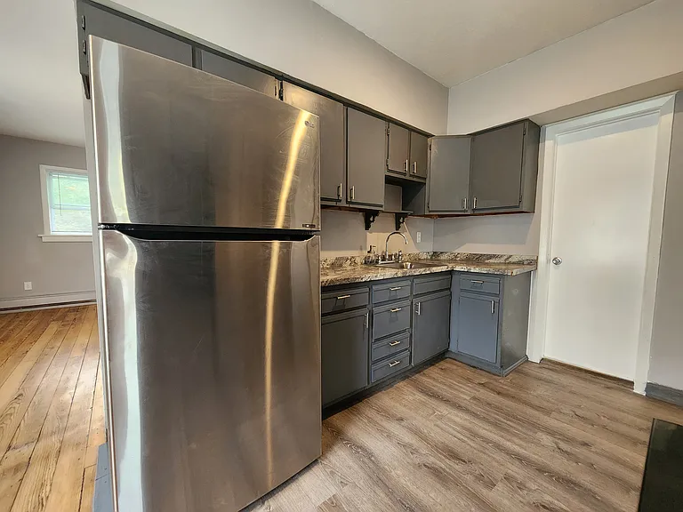 15 Lake Ave #B — Photo 14