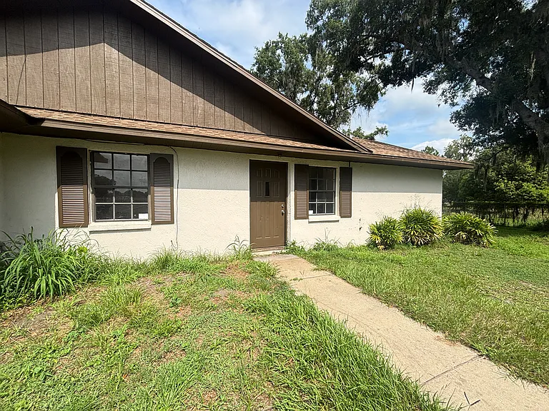 220 E 60th Hwy — Photo 19