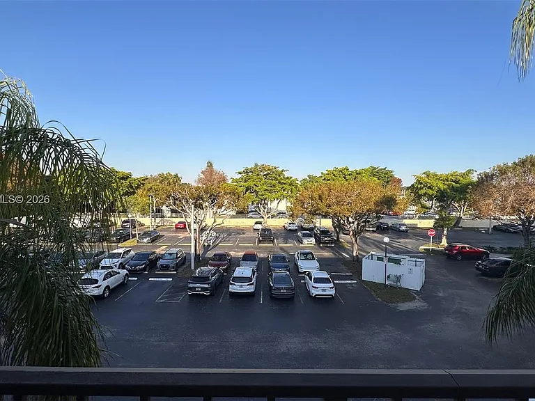 8401 SW 107th Ave #331E — Photo 17