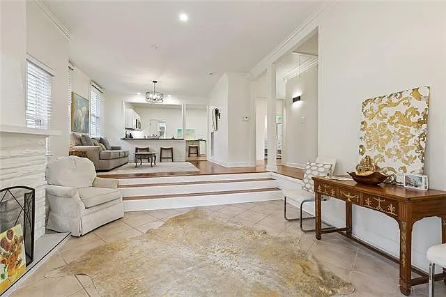 2831 Calhoun St — Photo 12