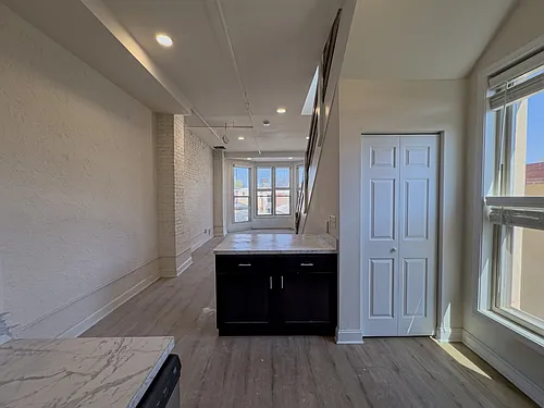 2113 Green St #3R Photo 1