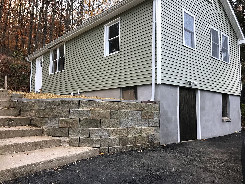 1st image of 65 Beekman Dr
