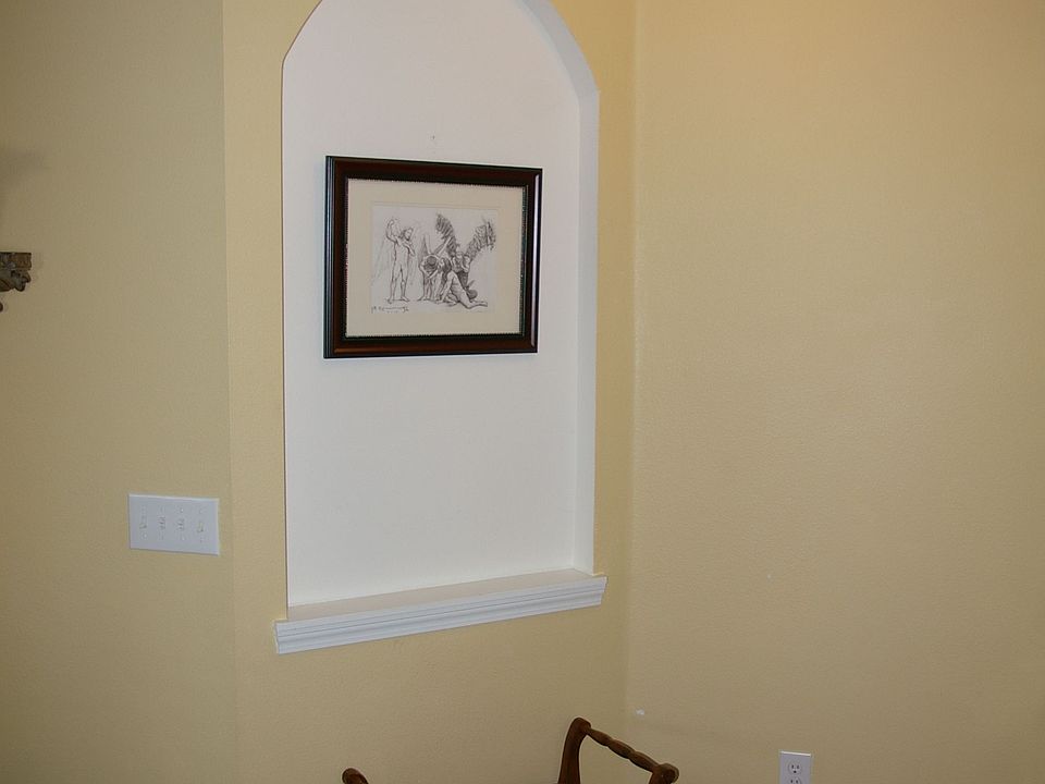 1st image of 2715 Queen Alberta Dr