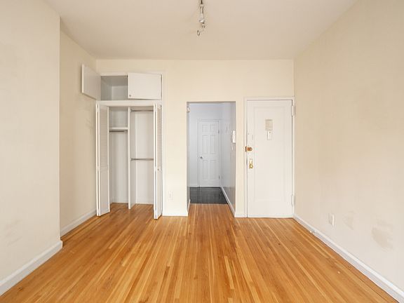 4th image of 204 W 98th St APT 3I