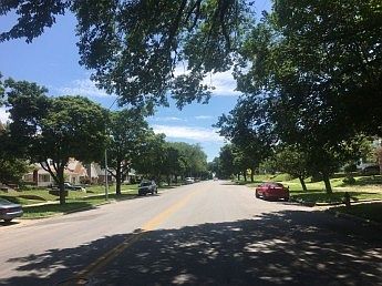 4th image of 332 N Van Brunt Blvd
