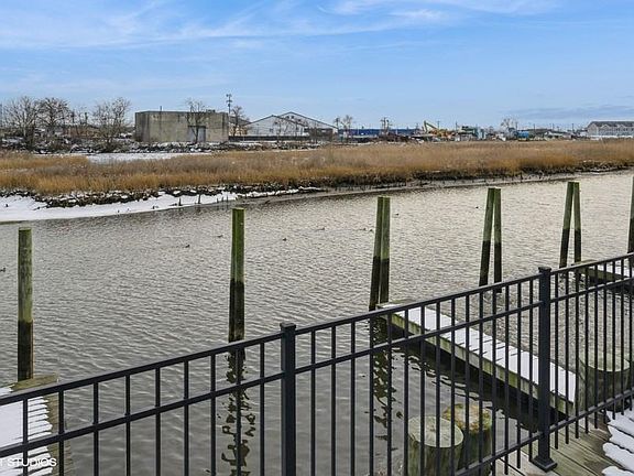 5th image of 311 Marina Pointe Drive #H