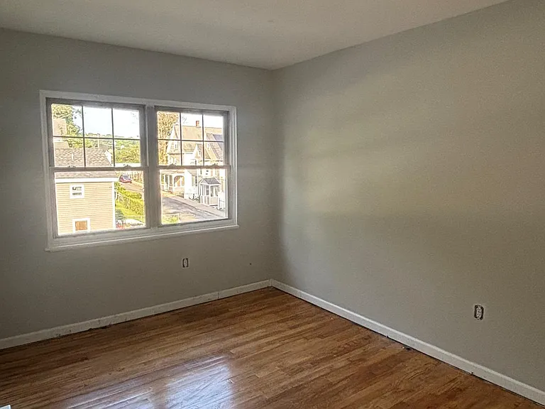 32 Barnes St #A — Photo 5