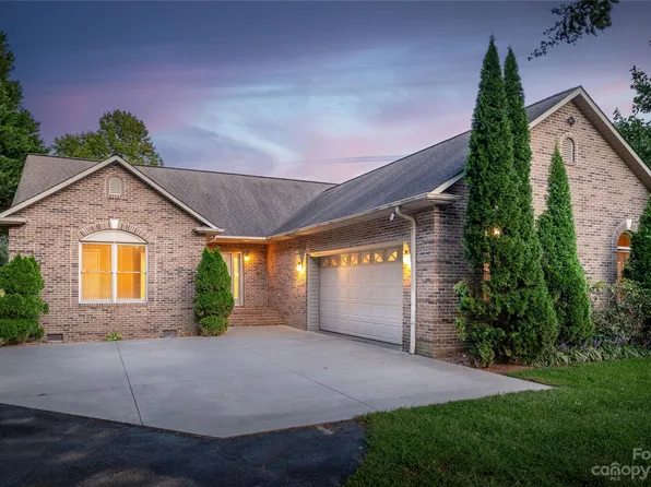 121 Riverview Rd, Taylorsville, NC 28681