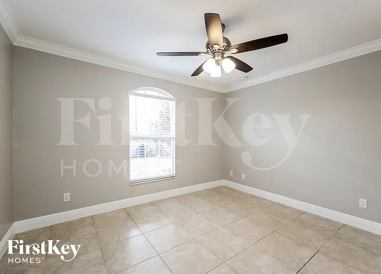 1839 NW 19th Pl — Photo 12