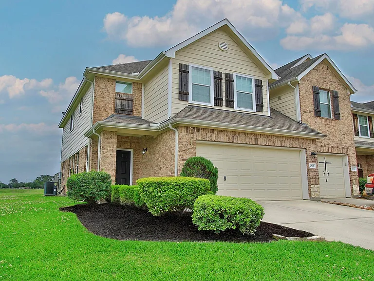10516 Primo Pl — Photo 2