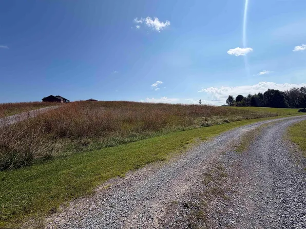 111 Briar Ridge Ln, Ellamore, WV 26267