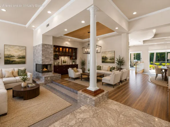 5709 W Seeger Court, Visalia, CA 93277