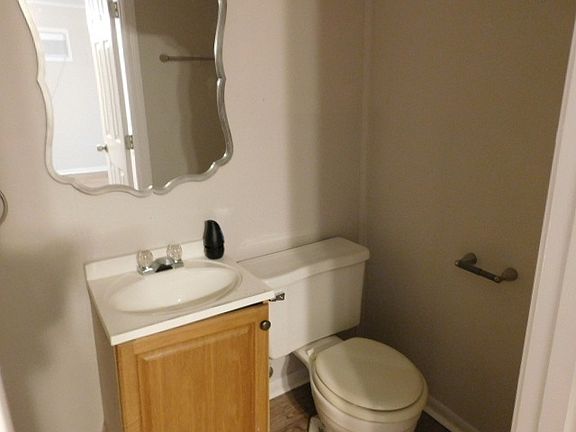 5th image of 1120 W Camellia Dr