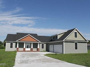 15311 Karigan Ln, Johnston City, IL 62951