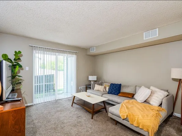 Crossing at Northpointe Apartments